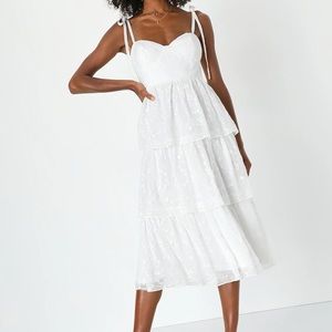 NWT - Lulus embroidered tier midi dress